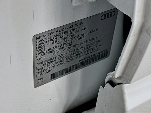 Used 2025 Audi Q3 2.0T Premium AWD/4WD image 12