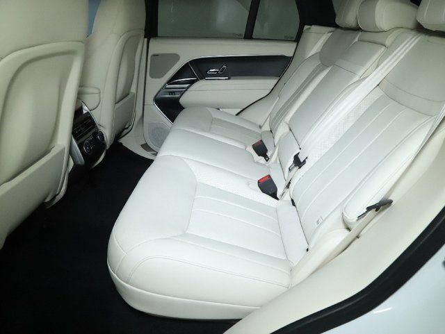 Certified 2023 Land Rover Range Rover SE AWD/4WD image 28