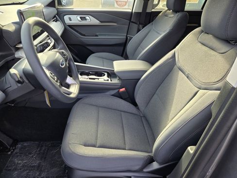 New 2026 Ford Explorer Active image 9