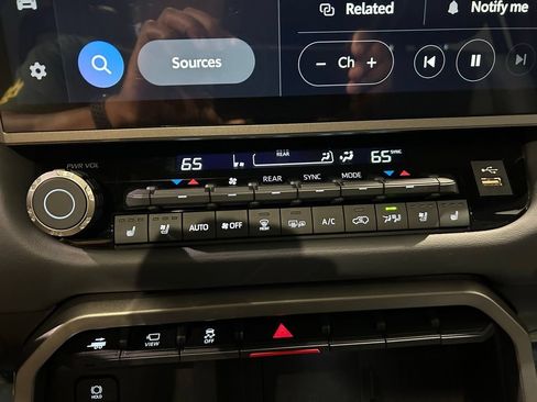 Used 2026 Toyota Sequoia Platinum AWD/4WD image 21