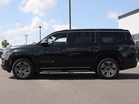 Certified 2024 Jeep Wagoneer Series II w/ Flexible Seating Group RWD image 2