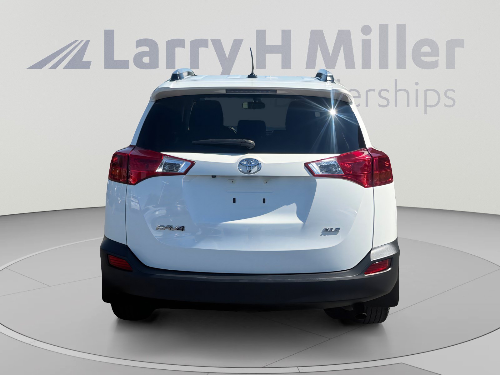 Used 2015 Toyota RAV4 XLE FWD image 4