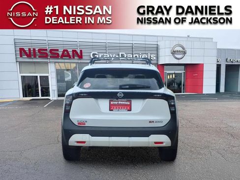 Certified 2025 Nissan Kicks SR AWD/4WD image 5