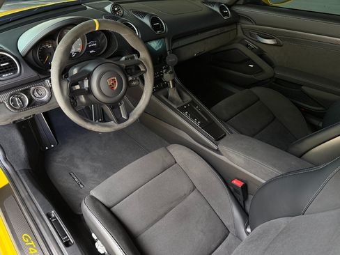 Used 2025 Porsche 718 Cayman GT4 RS RWD image 32