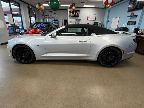 Used 2019 Chevrolet Camaro SS image 21