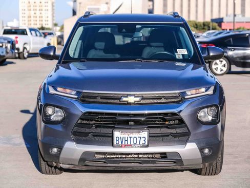 Used 2021 Chevrolet TrailBlazer LT FWD image 2