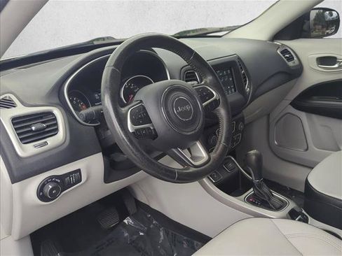 Used 2019 Jeep Compass Latitude w/ Popular Equipment Group FWD image 9