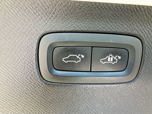 Used 2019 Volvo XC90 T6 Momentum w/ Advanced Package image 31