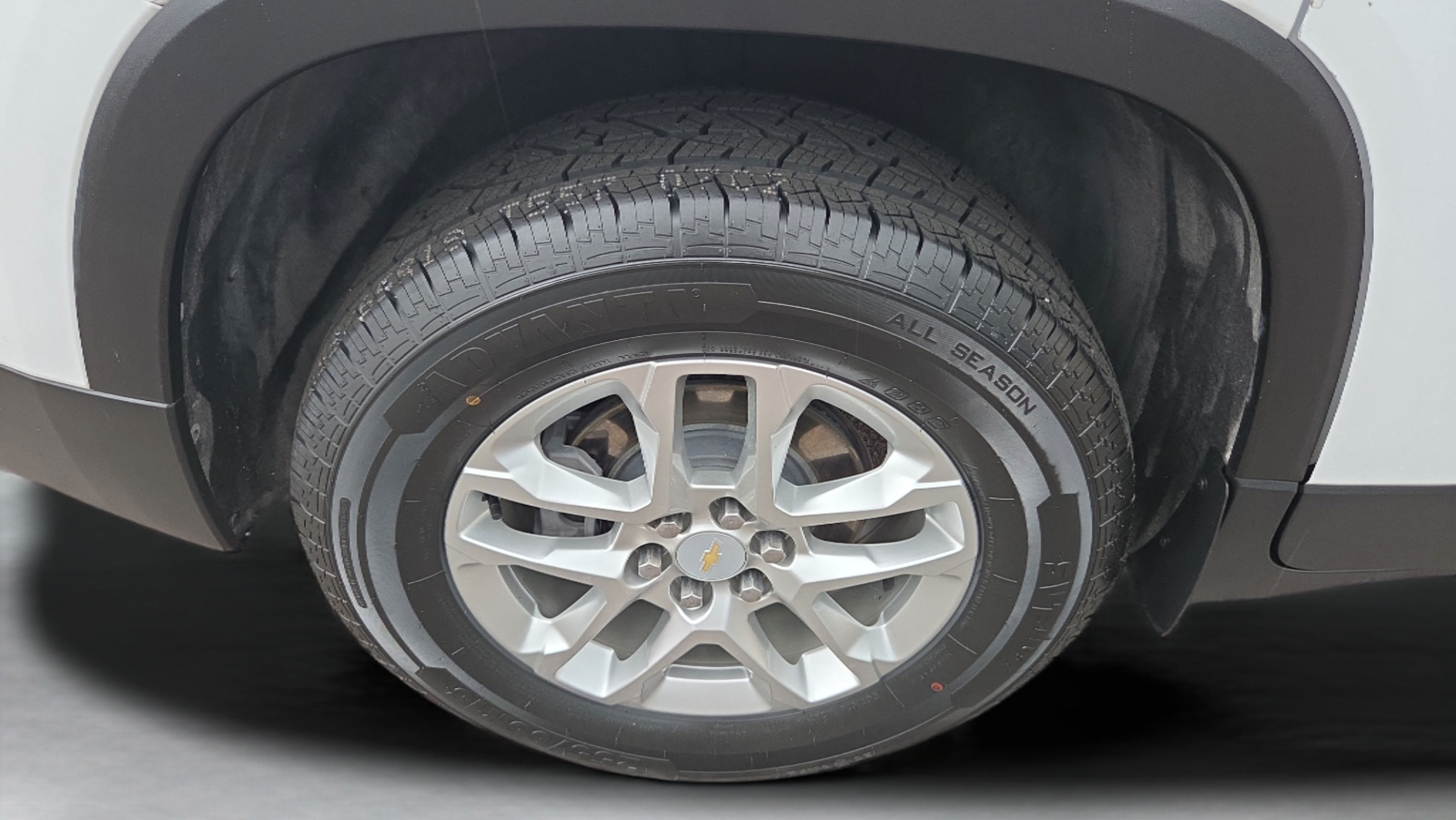 Used 2021 Chevrolet Traverse LT FWD image 20
