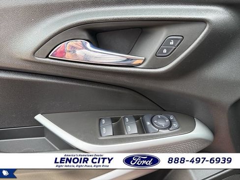 Used 2024 Chevrolet Trax LS w/ LS Convenience Package FWD image 18