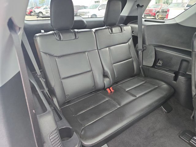 Used 2022 Ford Explorer XLT w/ Equipment Group 202A AWD/4WD image 18