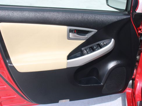 Used 2014 Toyota Prius Three FWD image 10