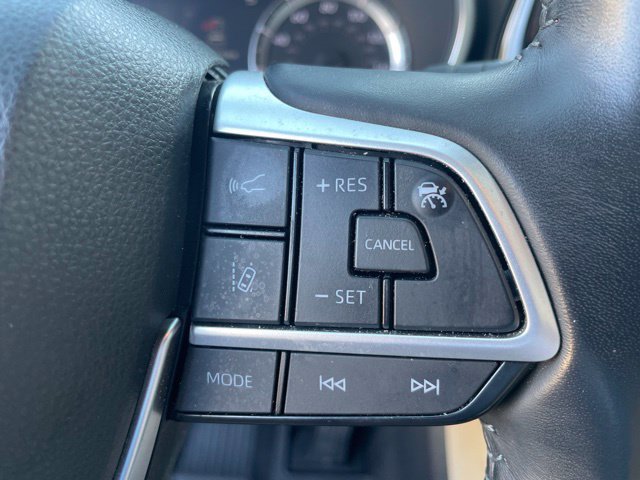 Used 2023 Toyota Highlander XLE AWD/4WD image 28