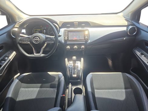 Used 2025 Nissan Versa SV w/ Trunk Package FWD image 9