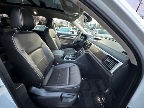 Used 2022 Volkswagen Atlas SE w/ Panoramic Sunroof Package image 26