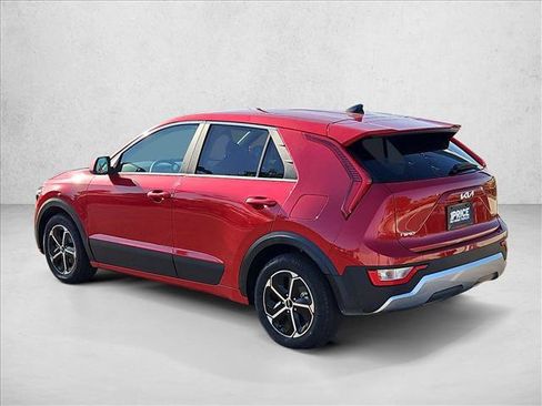 Used 2025 Kia Niro LX FWD image 7