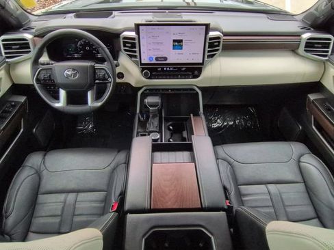 Used 2025 Toyota Sequoia Capstone AWD/4WD image 15