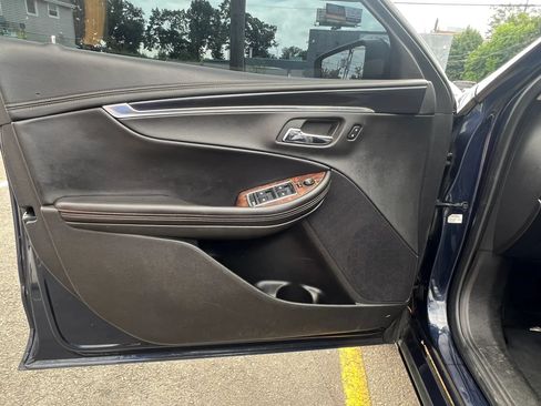 Used 2015 Chevrolet Impala LT w/ Convenience Package FWD image 9