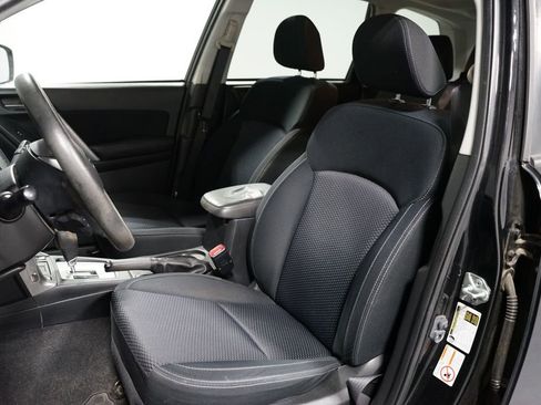Used 2016 Subaru Forester 2.5i Premium w/ All-Weather Package AWD/4WD image 6