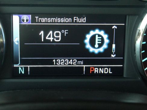 Used 2017 GMC Yukon XL SLT w/ Open Road Package AWD/4WD image 30