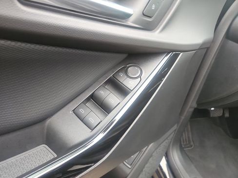 Used 2026 Chevrolet Equinox LT w/ Convenience Package II FWD image 12
