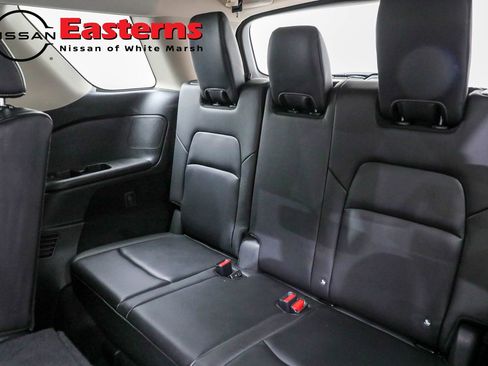 Used 2023 Nissan Pathfinder SL AWD/4WD image 26
