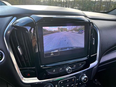 Certified 2022 Chevrolet Traverse LT image 17