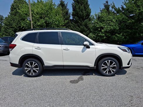 Used 2022 Subaru Forester Limited AWD/4WD image 7