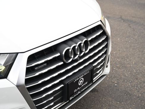 Used 2018 Audi Q7 3.0T Prestige AWD/4WD image 9