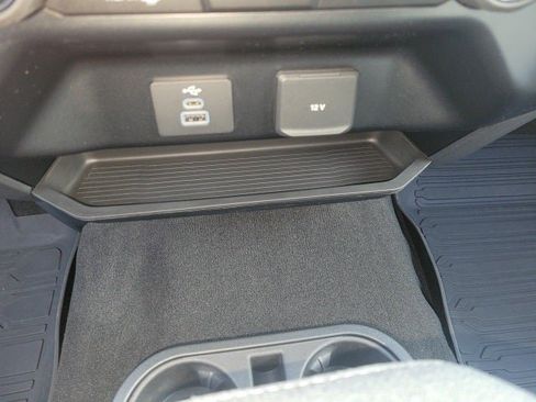 Used 2024 Ford F350 XLT image 19