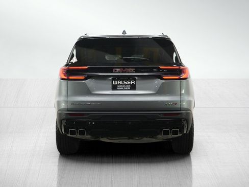 Used 2025 GMC Acadia AT4 w/ LPO, Floor Liner Package AWD/4WD image 4