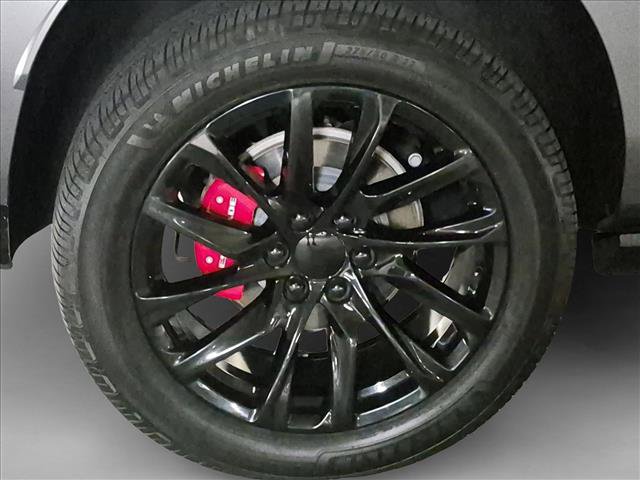 Used 2023 Cadillac Escalade ESV Premium Luxury w/ Performance Package AWD/4WD image 18