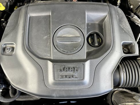 Used 2022 Jeep Grand Cherokee Trailhawk image 30