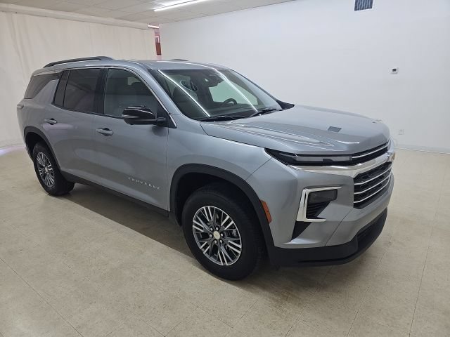 Used 2026 Chevrolet Traverse LT w/ Driver Confidence Package FWD image 13