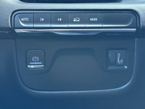 Used 2023 Cadillac Escalade Premium Luxury image 39