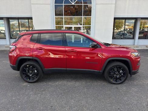 New 2026 Jeep Compass Latitude image 2