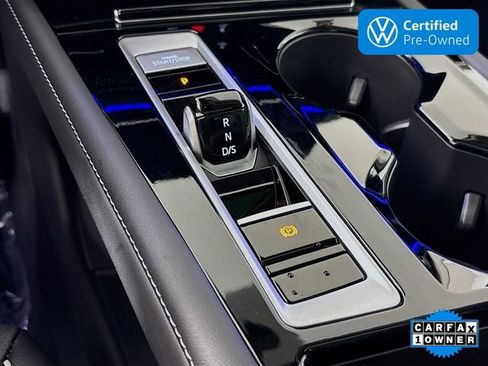 Certified 2025 Volkswagen Atlas SEL Premium R-Line image 17