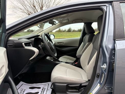 Used 2022 Toyota Corolla LE image 13