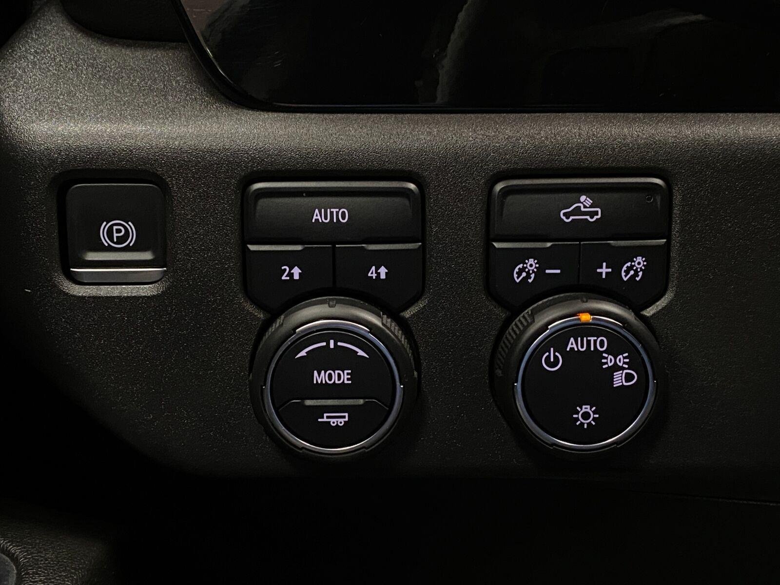 Used 2024 Chevrolet Silverado 1500 LT AWD/4WD image 15