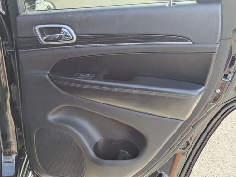 Used 2020 Jeep Grand Cherokee Limited w/ Luxury Group II image 25