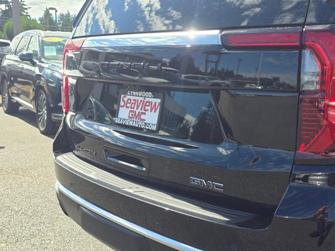 Used 2026 GMC Yukon XL Denali w/ Denali Reserve Package AWD/4WD image 13