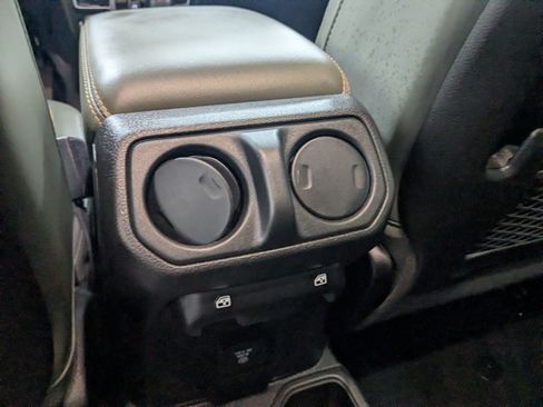 Used 2025 Jeep Gladiator Mojave AWD/4WD image 24