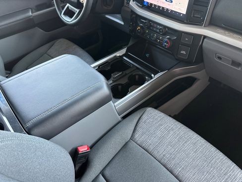 New 2025 Ford F250 XLT w/ Black Appearance Package image 15