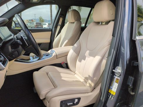 Used 2019 BMW X5 xDrive40i w/ Convenience Package AWD/4WD image 16