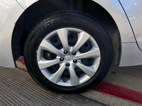 Used 2025 Toyota Corolla LE image 9