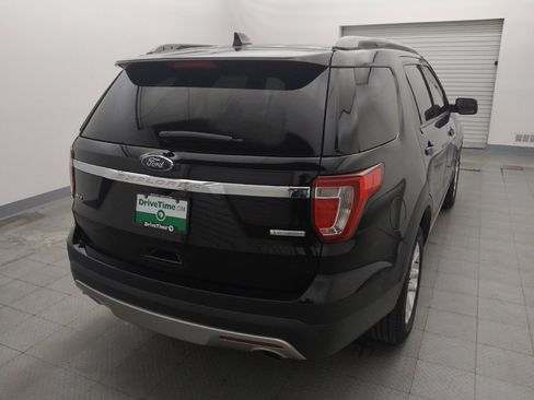 Used 2017 Ford Explorer XLT w/ Equipment Group 202A FWD image 7