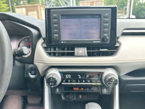 Used 2020 Toyota RAV4 XLE w/ Convenience Package AWD/4WD image 15