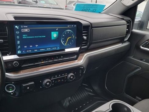 Used 2024 Chevrolet Silverado 3500 LT image 32