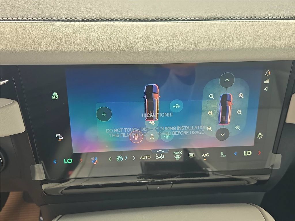 New 2026 Lincoln Navigator Premiere AWD/4WD image 22