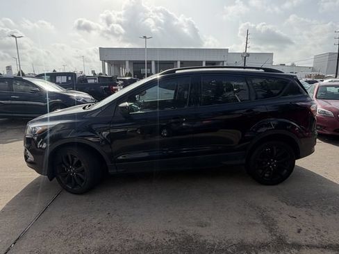 Used 2018 Ford Escape SE w/ SE Sport Appearance Package AWD/4WD image 8